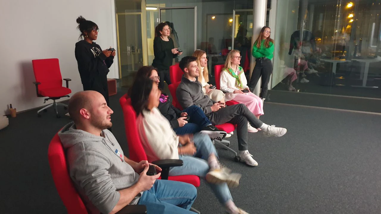 SCHNEIDER IT MANAGEMENT 2023-01-14 Graphics Game Room3